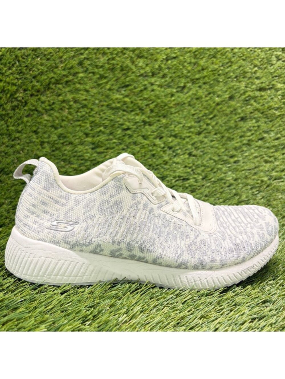 Skechers BOBS Sport Squad Womens Size 7.5 White Gray Running Shoes Sneakers